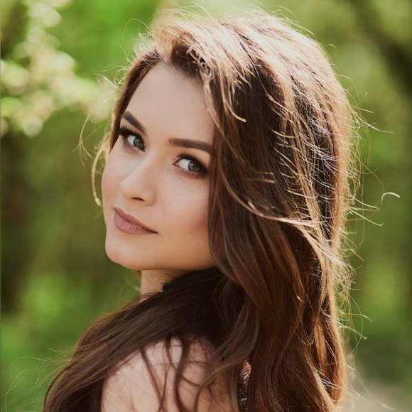 Meet your Posher, Lindsey - Picture 1 of 1